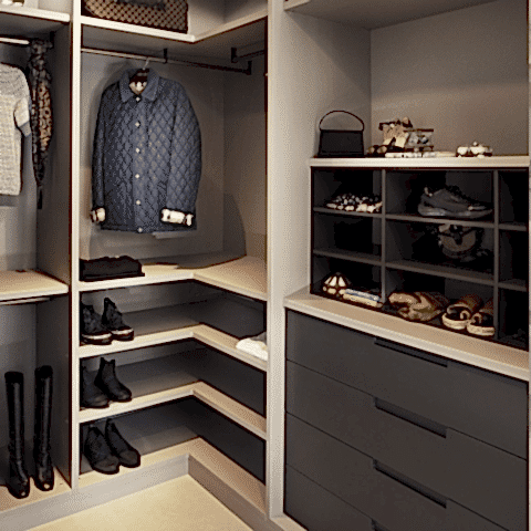 Shorte Giyinme Odası